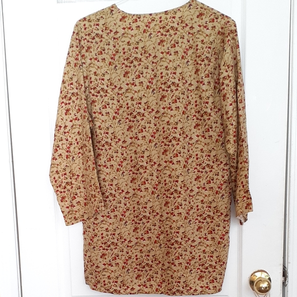 Floral Top - Picture 5 of 5